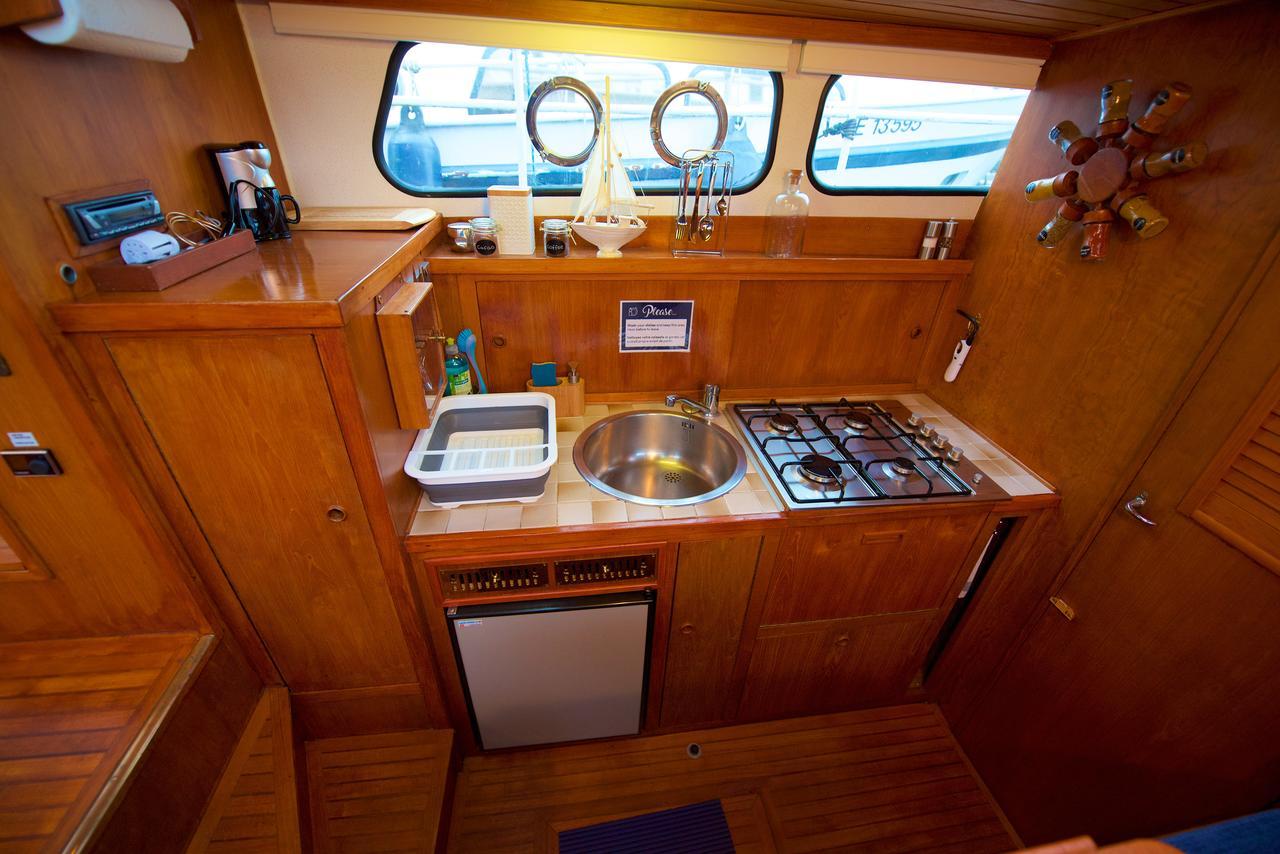Homeboat-Maison Flottante Женева Экстерьер фото