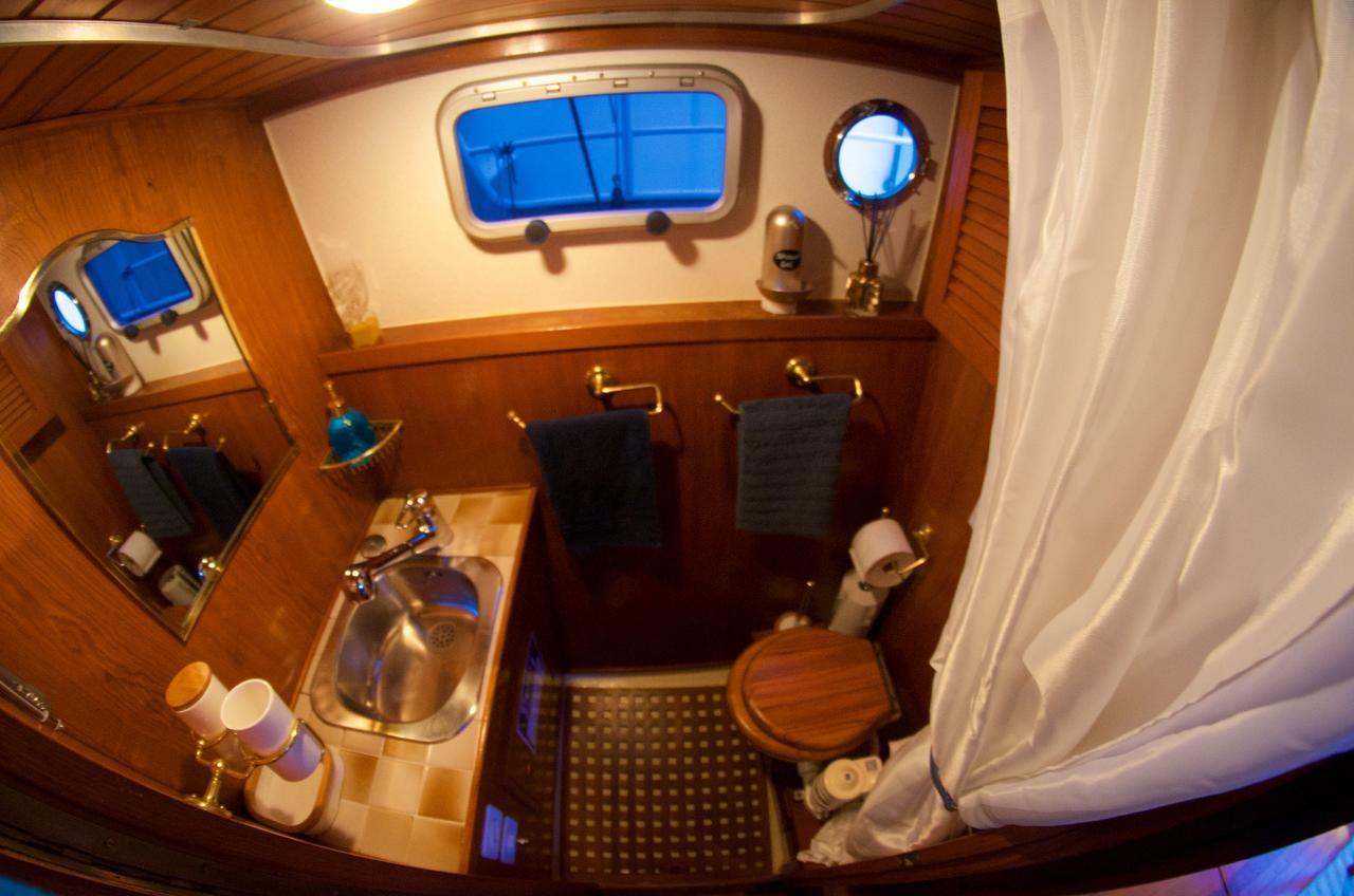 Homeboat-Maison Flottante Женева Экстерьер фото
